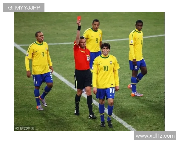 艺人与足球明星首次相遇的精彩瞬间与背后故事揭秘