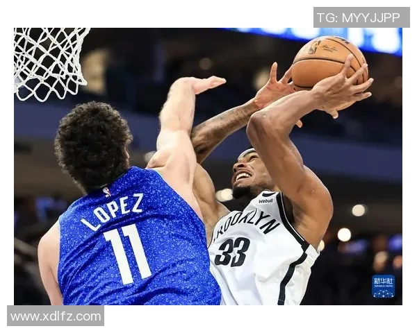 足球明星观赛篮网与雄鹿的精彩对决分享他们的热情与见解