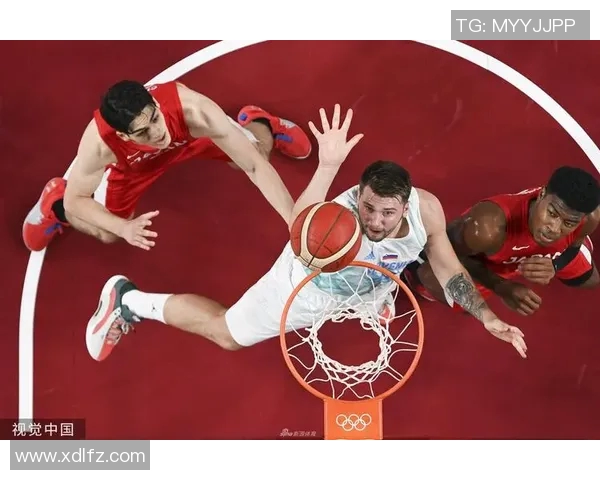 篮球明星汤姆斯篮球号的传奇之路与辉煌成就解析